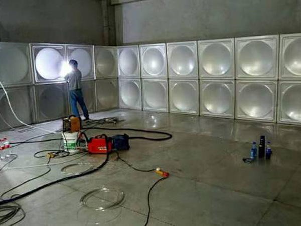 96立方不锈钢水箱，贵州工地施工中|冠耐斯水箱